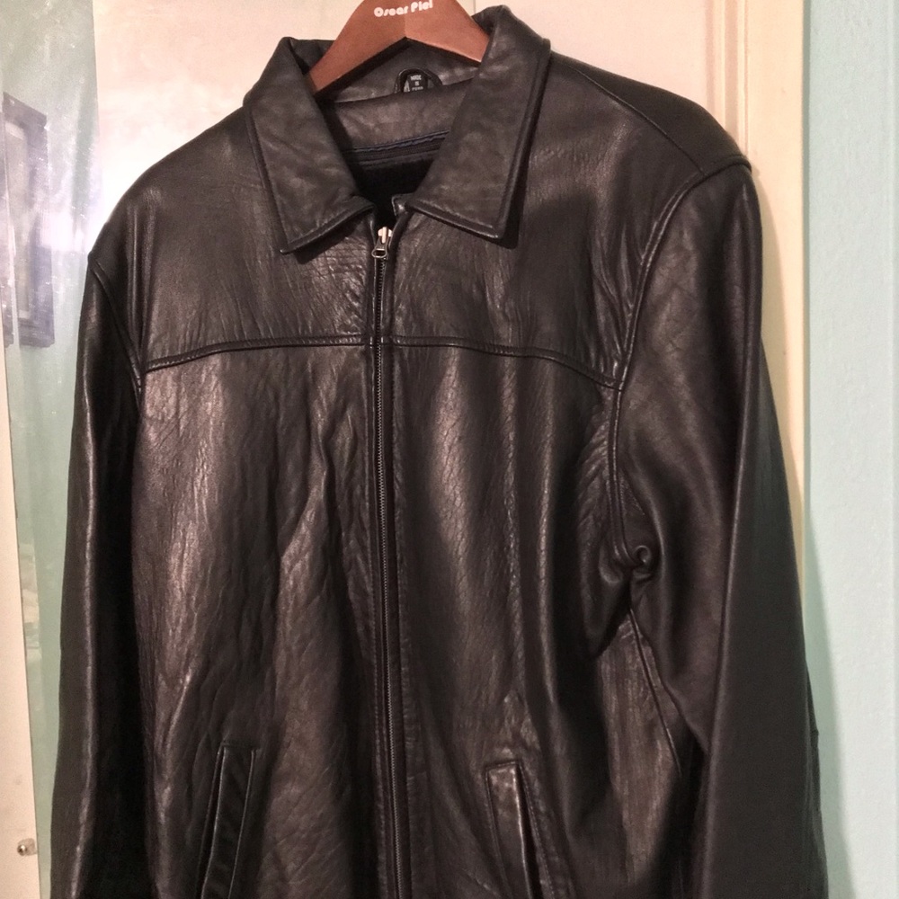Men’s brown leather jacket